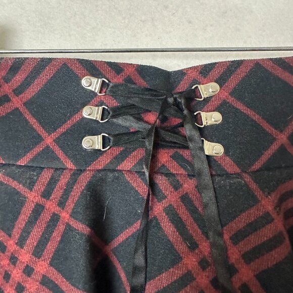 Tartan Plaid Mini Skirt w/shorts Red Black Grunge Y2K Punk  size Medium - Picture 2 of 5
